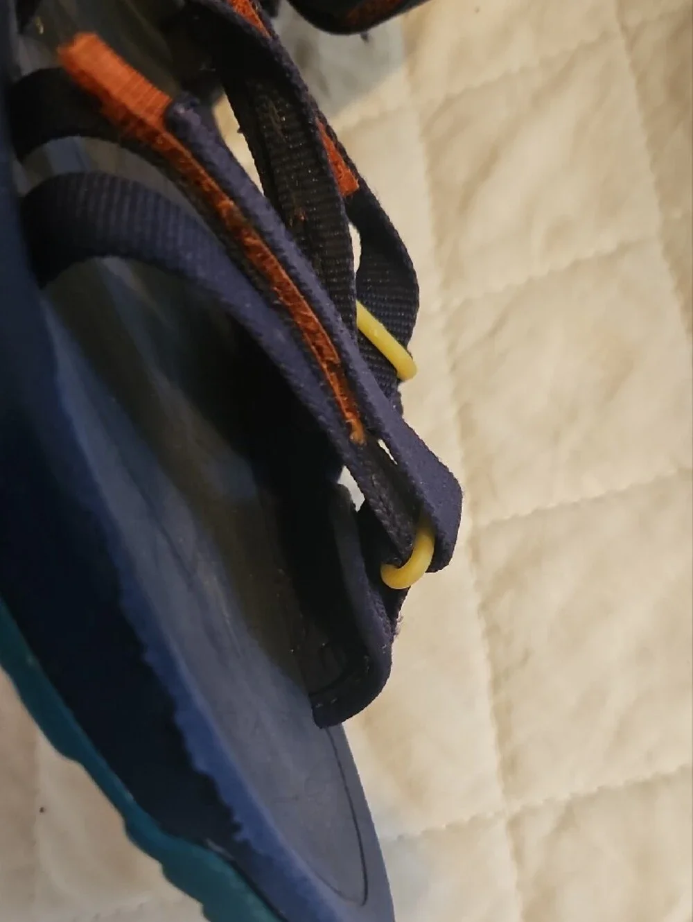 Teva Mens 6 Navy Sandals